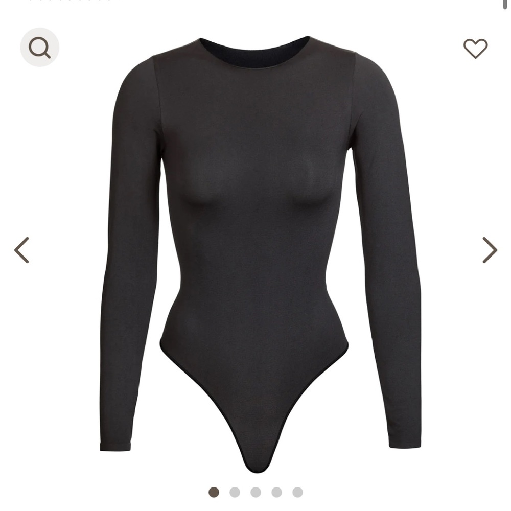SKIMS ESSENTIAL CREW NECK LONG SLEEVE BODYSUIT Size S/M in Color Onyx